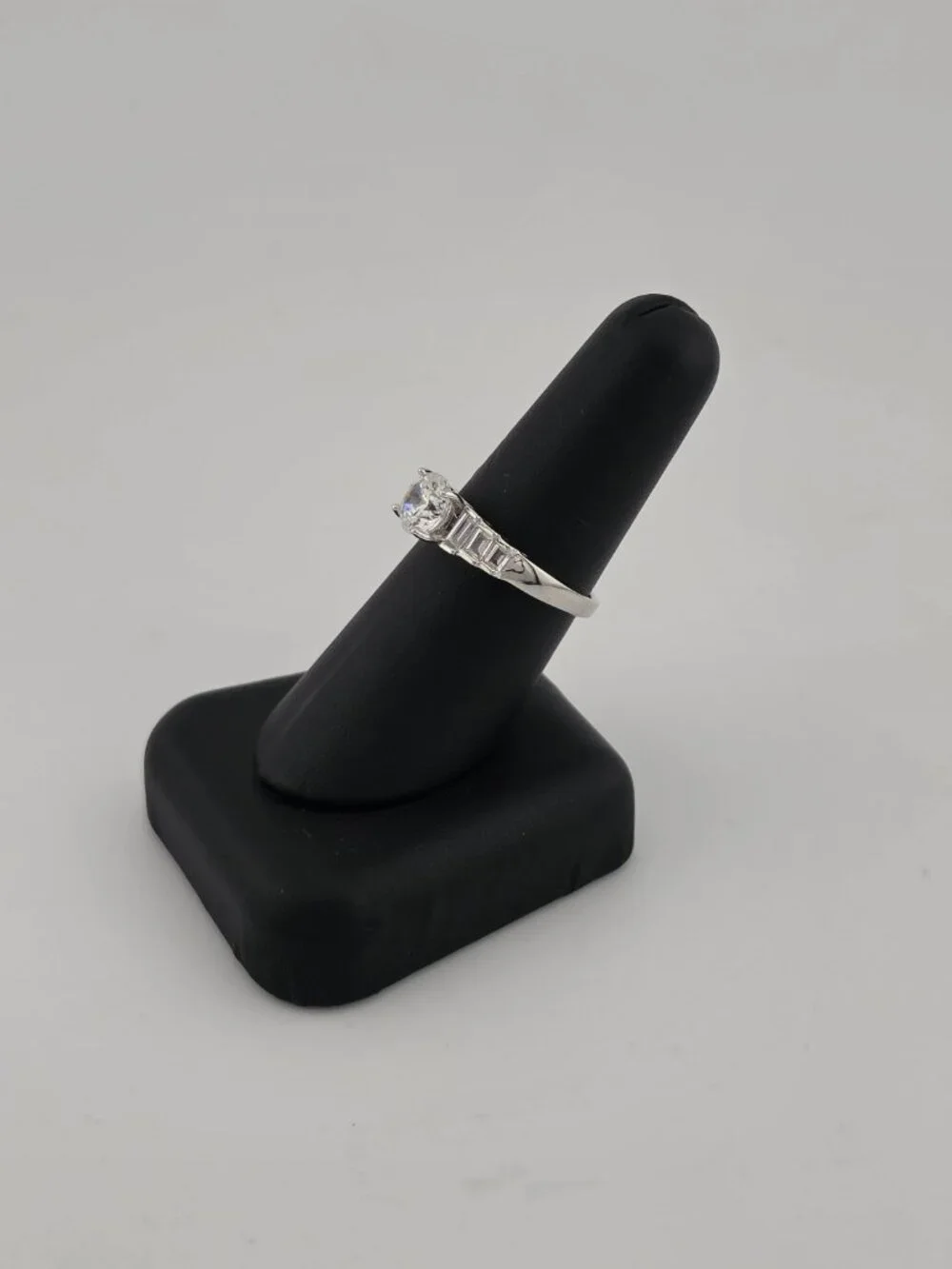Brand New Sterling Silver 925 Escalating Baguette Design Ring